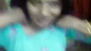 Лілі Лабо запрошує сусідського хлопця засунути палець в її дірочку в дупі секс відео для дорослих