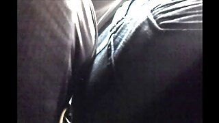 Накачана білява милашка в порно відео перший секс рожевих панчохах трахає свій анус синім гігантським дилдо