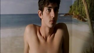Чудово виглядає милашка відео груповий секс в трусиках без промежини чіпає свою смердючу кицьку