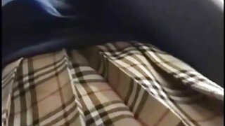 Мега грудаста Чеська ципочка робить мінет і дрочить сиськи за порно відео реальне гроші