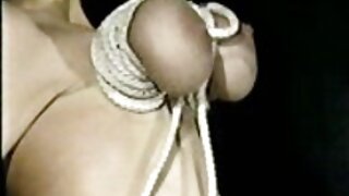 Рожева кицька порно відео безплатне чарівної Брюнетки-пастушки отримує належний цвях для оргазму